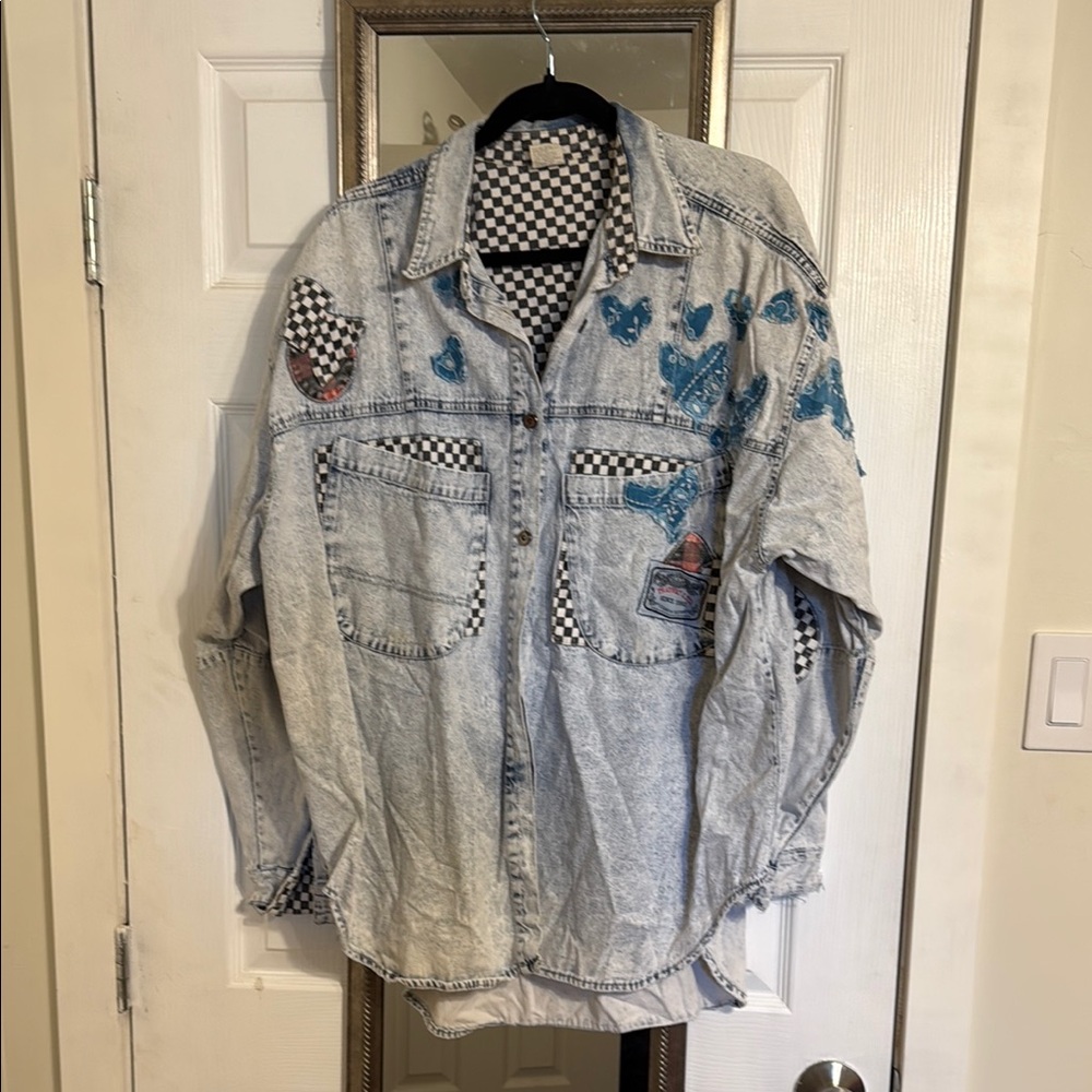 1980S OVERSIZED ACID WASH DENIM SHIRT WITH CHECKERED PATCHWORK AND SNAPS